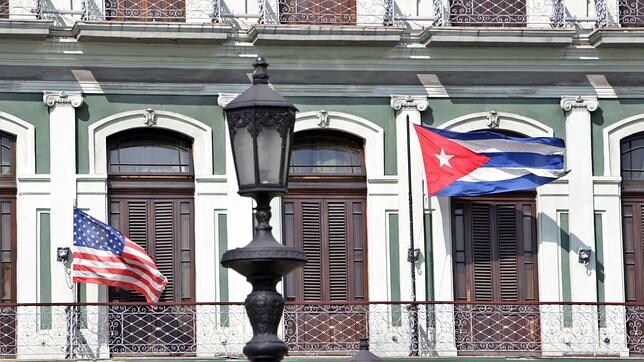 Ambas banderas ondean en La Habana