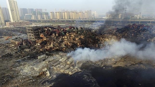 Aumenta a 104 el número de muertos por las explosiones de Tianjin