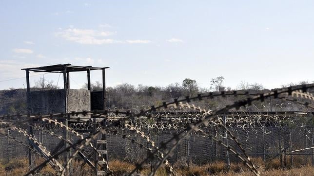 EE.UU. deniega la libertad a un preso en Guantánamo en huelga de hambre desde 2007