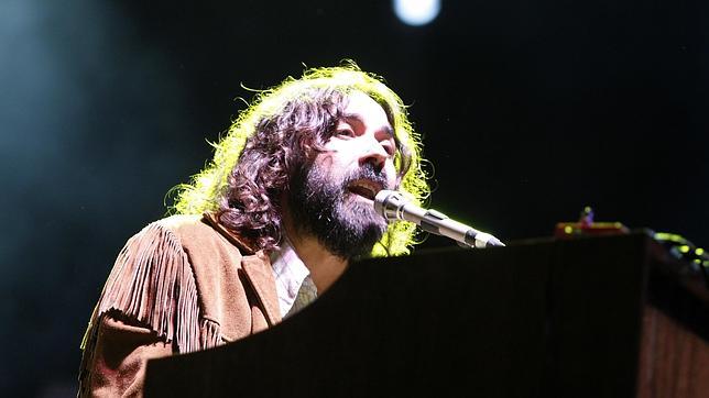 Julián Maeso, a los teclados