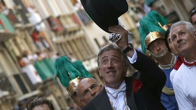 El alcalde de Pamplona, de Bildu, acudirá a los homenajes a las víctimas del terrorismo