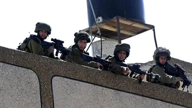 Un grupo de soldados israelíes en Cisjordania