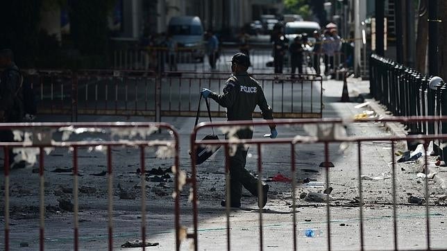 Una cámara grabó al sospechoso de la matanza de Bangkok poco antes de estallar las bombas