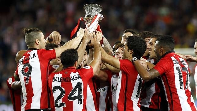 La gabarra del Athletic se queda en dique seco