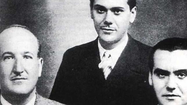 De izq. a dcha. Vicente Aleixandre, Luis Cernuda y Federico García Lorca