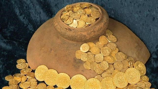 Hallan en la costa de Florida 350 monedas de oro valoradas en 4,5 millones dólares