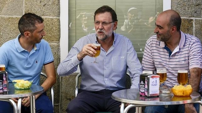 La afición de Rajoy por las comidas informales