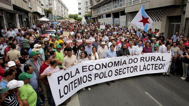 Los sindicatos agrarios preparan una respuesta «contundente» a la crisis del lácteo