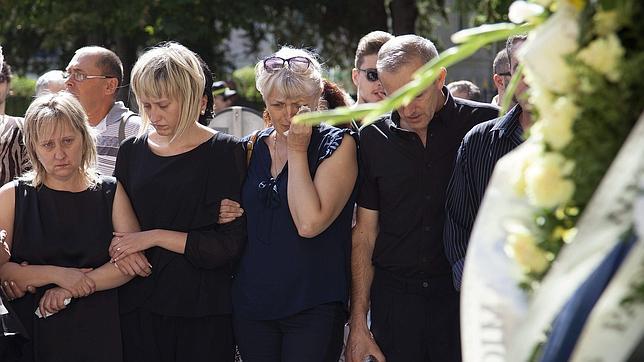 Cuenca despide sumida en el dolor a Laura y Marina