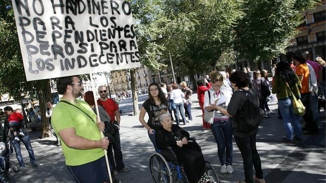 Sanidad revisará en qué se gastan las comunidades el dinero de la dependencia