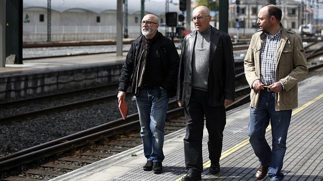 Javier Chouza, delegado territorial de Ciudanos en Galicia, con otros miembros de la dirección gallega