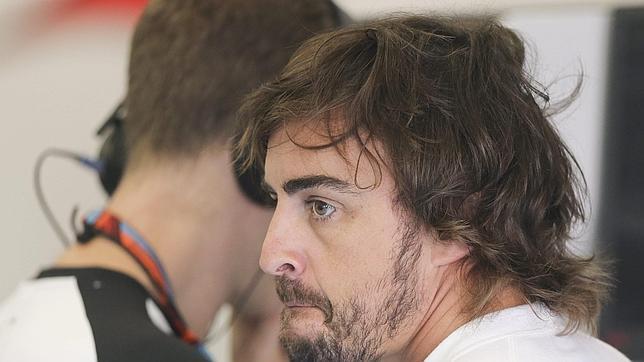 Fernando Alonso: «No somos competitivos para luchar con nadie»