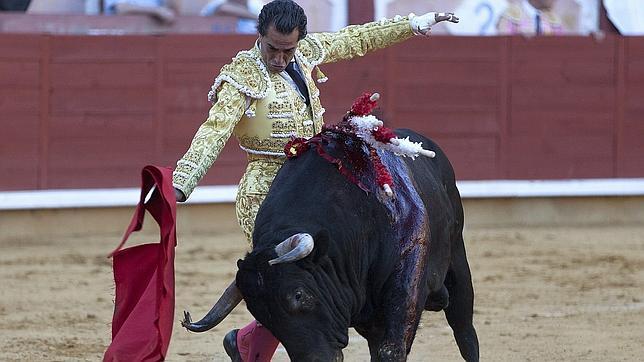 Iván Fandiño desata el clamor en Cuenca en una faena de autoridad