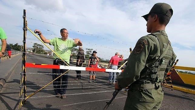 Venezuela apresa y deporta a colombianos en la frontera bajo el estado de excepción