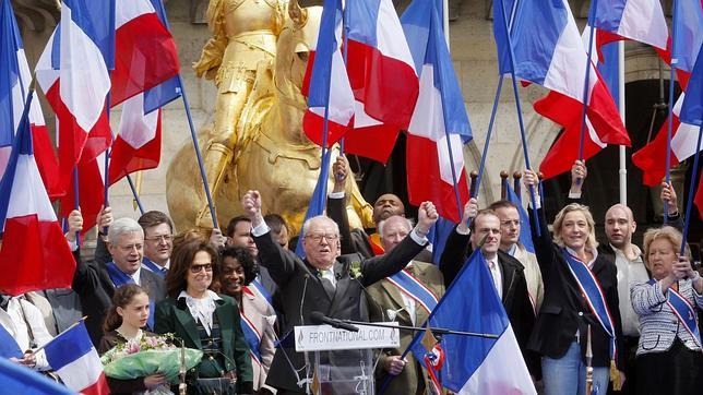 Los votantes del Frente Nacional, divididos sobre la expulsión de Jean-Marie Le Pen