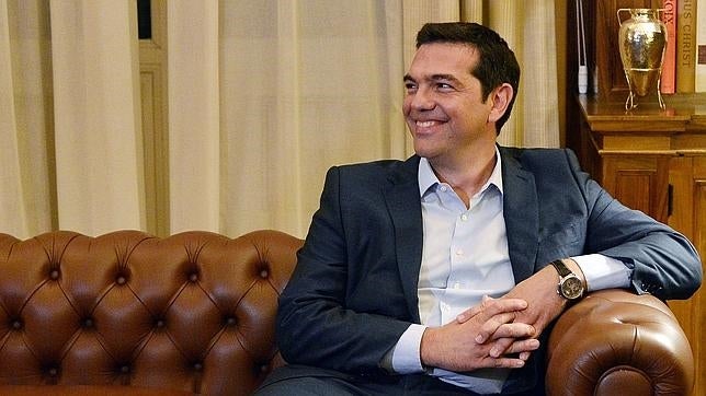 Tsipras rechaza reunirse con el líder de la oposición, que lo acusa de «autoritario»