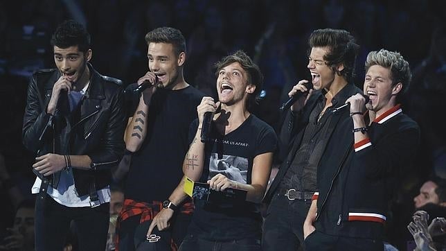 Los chicos de One Direction se gastan millones de dólares en sus padres