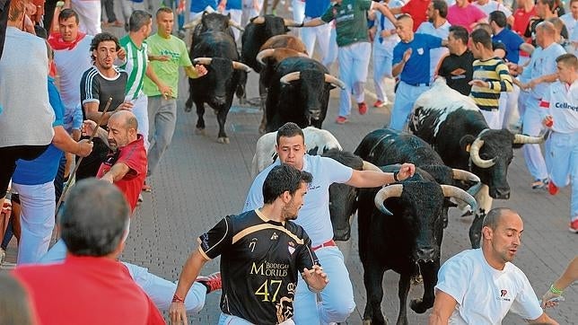 Cuatro heridos en el segundo día de encierros de «Sanse»