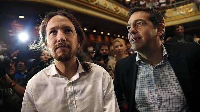 Podemos no acalla a sus díscolos: un eurodiputado acusa a Tsipras de «abandonar» Syriza