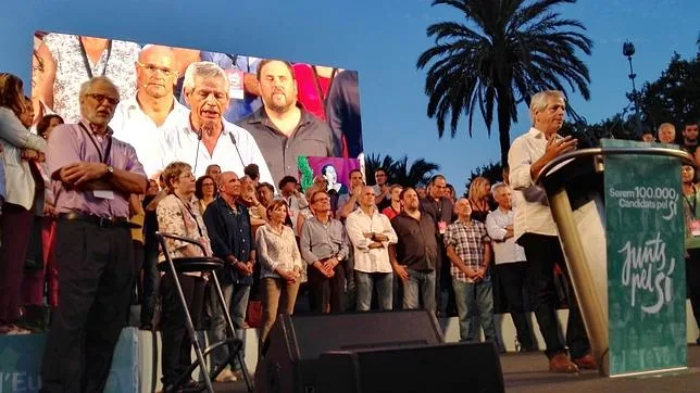Los políticos Artur Mas, Raül Romeva y Oriol Junqueras durante un acto de la candidatura Junts Pel Si en Barcelona