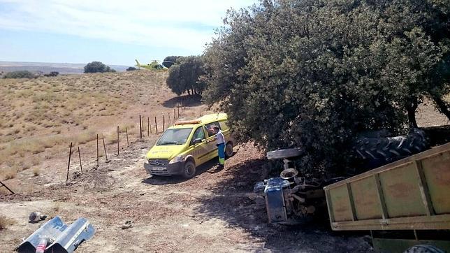 Muere el trabajador aplastado ayer por su tractor en Villarejo de Salvanés