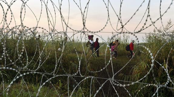 Hungría combate la inmigración con una valla de 175 kilómetros