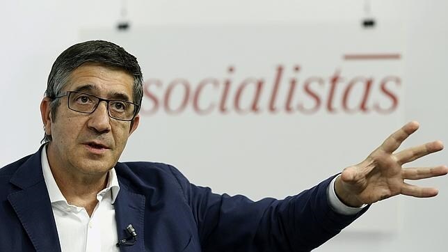 López cree que Rajoy «tiene miedo» a una reforma del pacto constitucional que el PSOE «renovará»