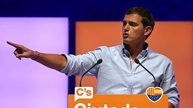 Ciudadanos quiere que los parlamentos autonómicos seduzcan a los catalanes y defiendan la unidad de España