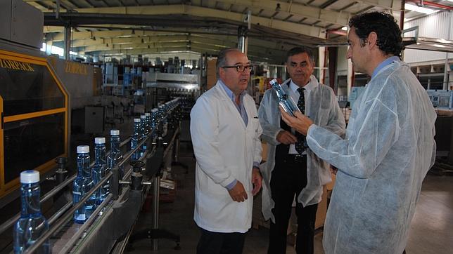 El director del Igape, en la empresa Fontecelta en una imagen de archivo