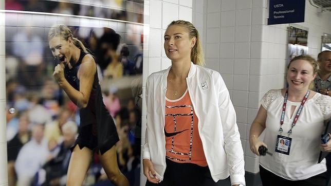 La lesión no impide a Maria Sharapova cumplir sus compromisos publicitarios