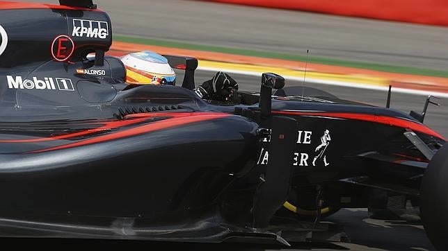 Noveno motor de Alonso y diez puestos de sanción