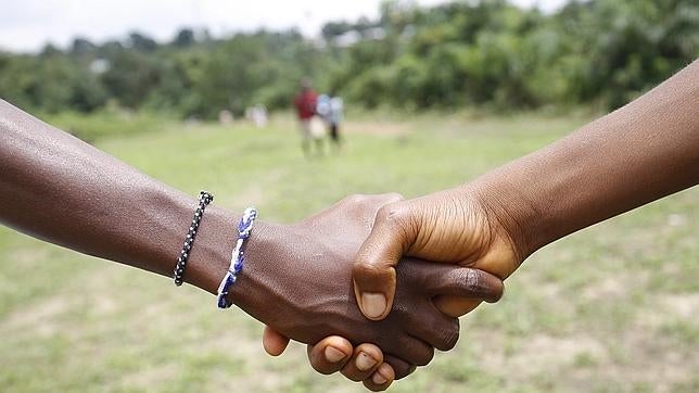 Sierra Leona vacunará a unas 200 personas vinculadas a la última víctima del ébola