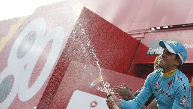 Mikel Landa celebra su victoria en la etapa
