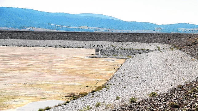 Imagen de el embalse de San Diego en Villena