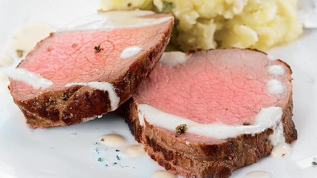 Redondo de ternera con puré de patatas