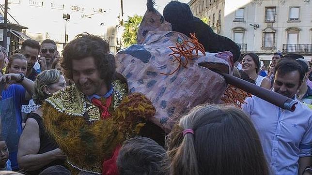 Morante, disfrazado de lince en Huelva