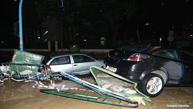 La lluvia provoca deslizamientos de tierra en carreteras y destrozos en Alicante