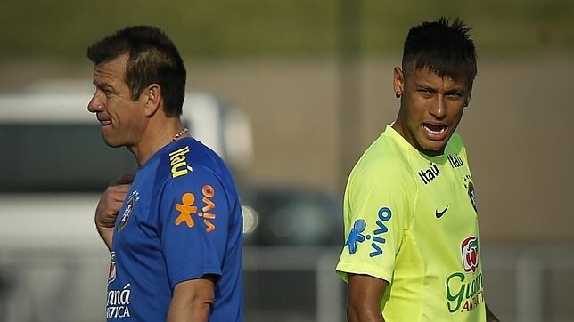 Neymar no encajó nada bien su suplencia ante Costa Rica en el amistoso que jugó Brasil