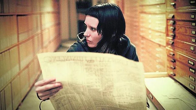 Rooney Mara en el papel de Lisbeth Salander en una escena de «Los hombres que no amaban a las mujeres», dirigida por David Fincher
