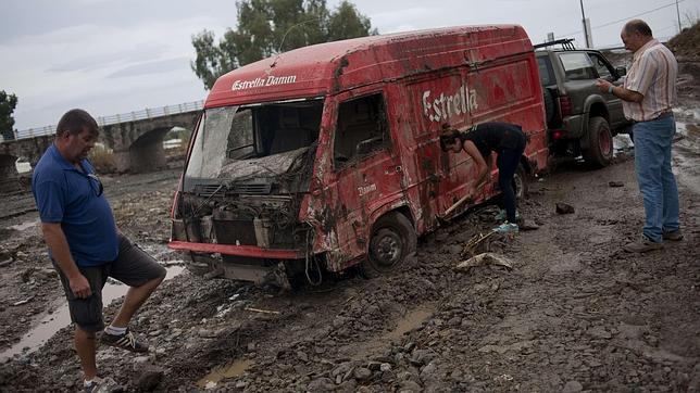 Dos muertos por las fuertes lluvias en Granada