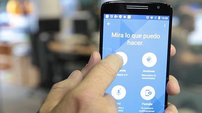 Probamos el «smartphone» Moto X Play