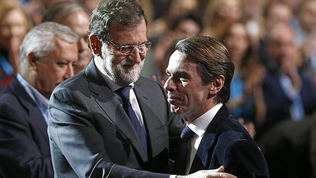 Aznar cree que el PP tiene «un problema esencial» de recuperación de electores