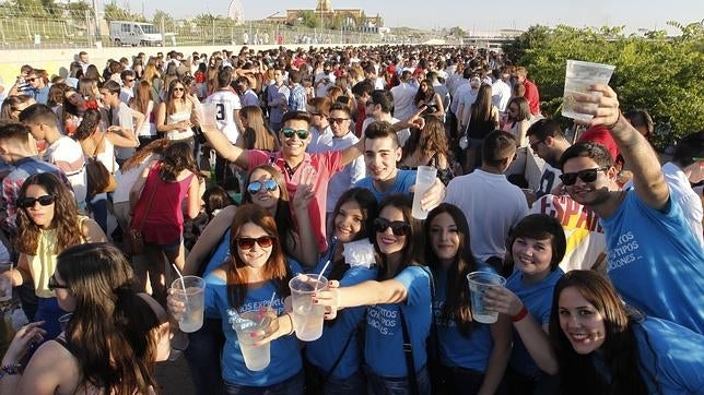 Sanidad aplaza la ley contra el consumo de alcohol entre los menores