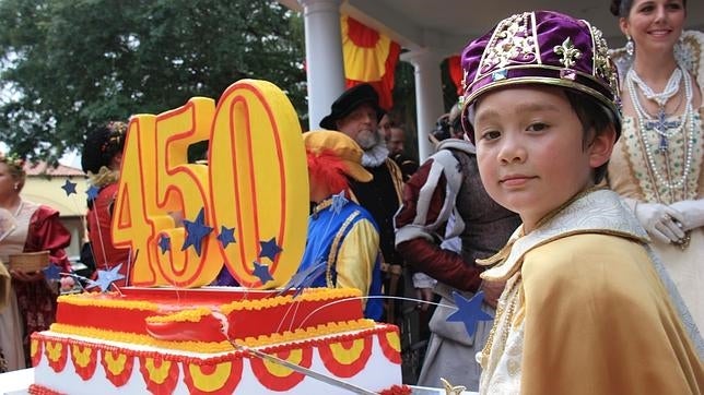 Tarta de cumpleaños con sabor español en el 450 aniversario de San Agustín de Florida