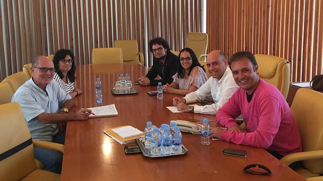Reunión del tripartito con Escola Valenciana y La Cívica