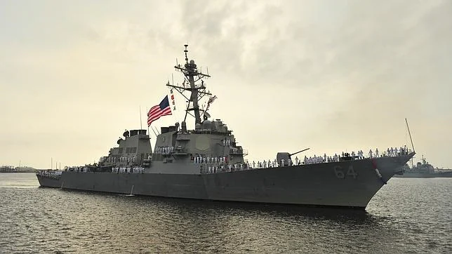 El destructor estadounidense USS Carney zarpó el domingo de su base de Mayport (Florida)