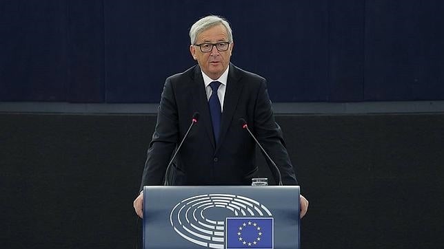 Juncker insta a la UE a recibir a 160.000 refugiados a partir de la próxima semana