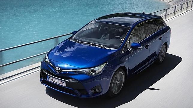 El nuevo Toyota Avensis ya está en los concesionarios