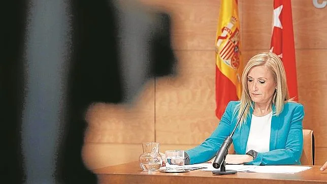 La presidenta de la Comunidad, Cristina Cifuentes, durante la rueda de prensa en Sol