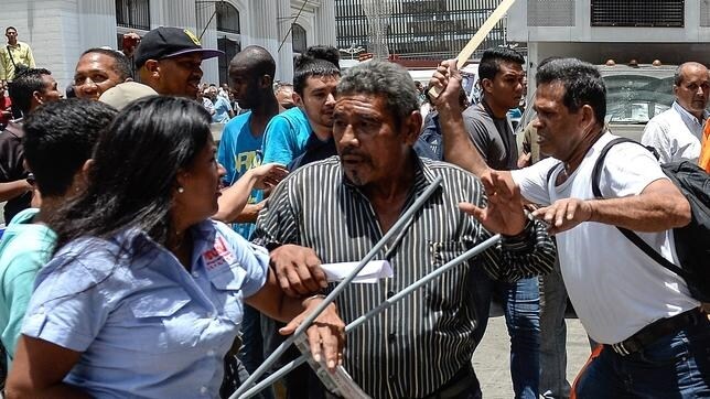 La violencia estalla a las Puertas del Palacio de Justicia, en Caracas